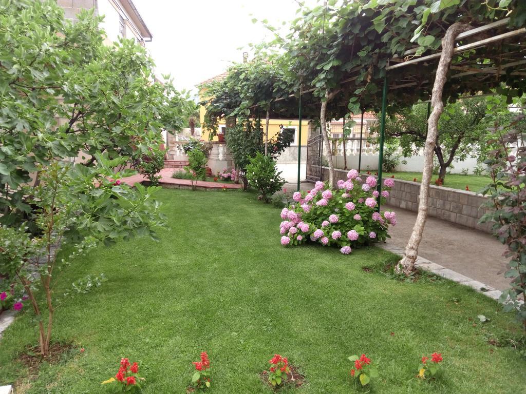 Apartments Leo Trebinje Luaran gambar