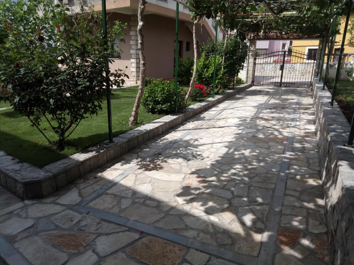 Apartments Leo Trebinje Luaran gambar
